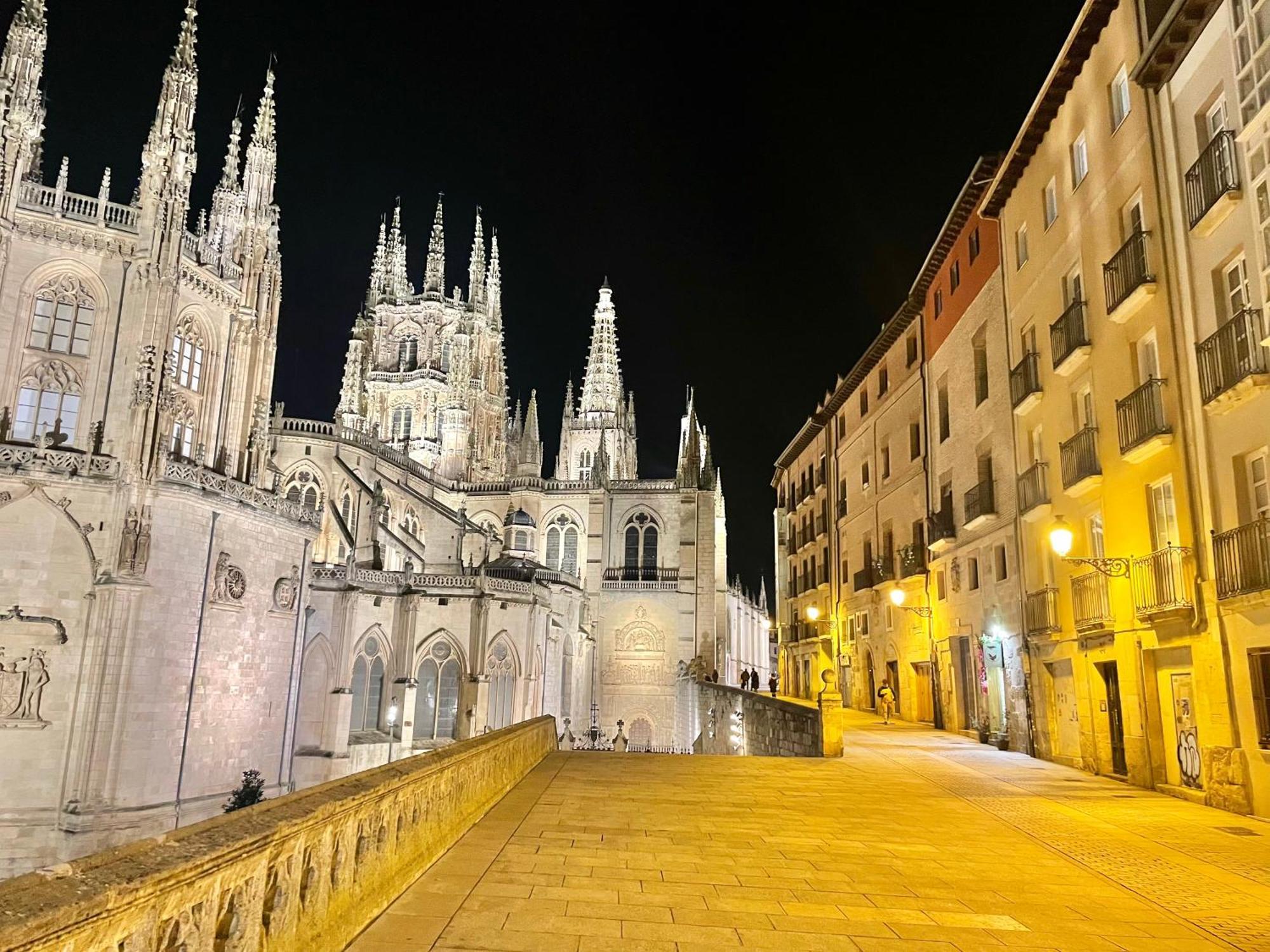 Tocando La Catedral By Exclusive Burgos Apartments Exterior foto